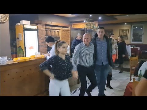 Kolo vodi najljepsa djevojka-muzika "BENJO & HAZE" RESTORAN BULBUL SARAJEVO