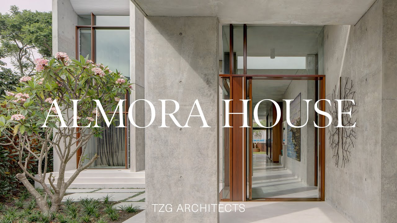 Inside An Art Lovers Dream Home Filled with Curiosities (House Tour)