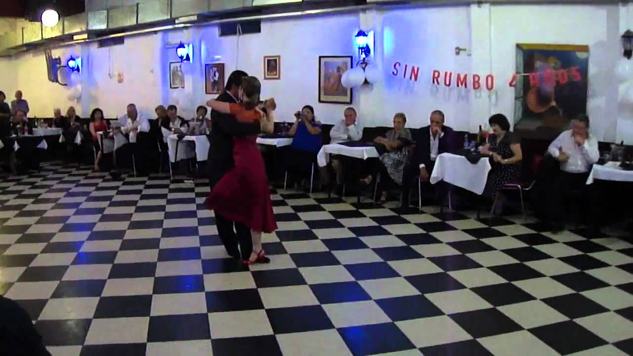 Julio Duplaa presenta a Carolina y Francisco Forquera en Sin Rumbo