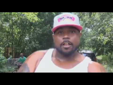 Gator "Struttin' that Ass" in Alabama!