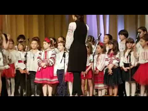 Hora din Moldova - Corul IOANID (Concert Estival)