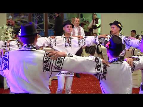 Ansamblul folcloric CUNUNA ASAUANILOR - Dans din zona Bacaului