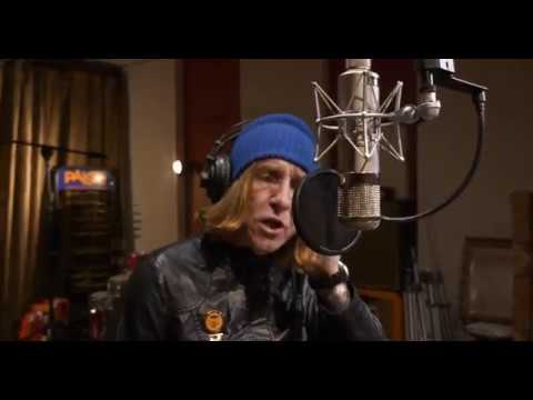 Texas country singer breathes new life into old Flickerstick hit