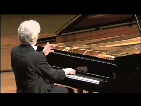 Krystian Zimerman plays Mozart Sonata No. 10 in C Major, K 330 (Complete)