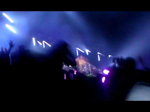 Tiesto - @ The D.C Armory - 4/9/11 -  The 9 Minute Orgasm - Song 2&3 I.D - Part 16/20