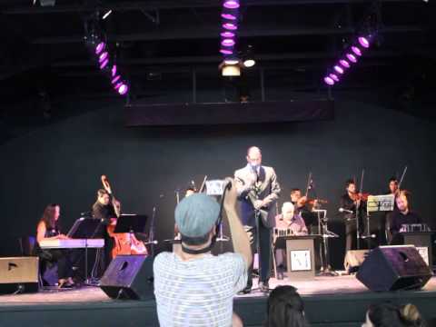 Hoja seca, de Roque Carbajo, por la Orquesta Mexicana de Tango y Pablo Ahmad