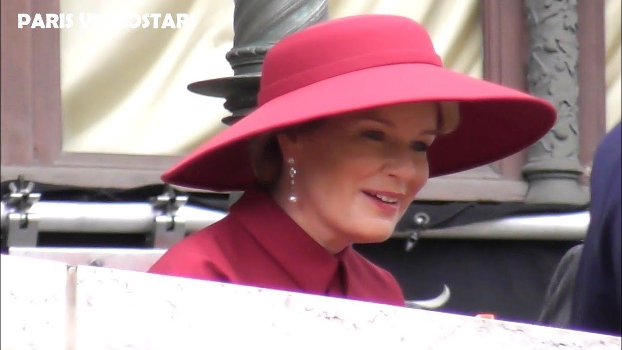 La Reine Mathilde de Belgique quitte l'Opéra Garnier avec Brigitte Macron @ Paris le 14 octobre 2024