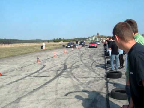 Ziombel(b16a1) vs Miniol (d16z5).MPG