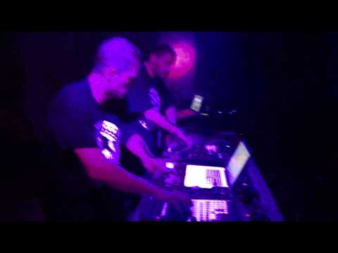 Teknambul Vs Scratchacker (Live)@Bunker Torino 27-09-2014 (Part 1)