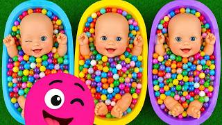 Sorting Colorful Candy with Baby Dolls - Satisfying Color Play