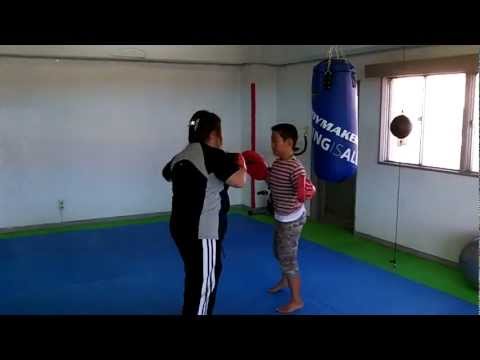 HERO’z キック ボクシング 姫路 ダイエット 親子会員様のミット