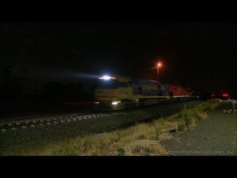 5MP5 Pacific National Freight Train At Night (1/1/2021) - PoathTV Australian Railways