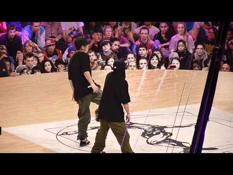 Les Twins (France/Japon) vs Yu & Chen (Chine) @ Juste Debout 2011