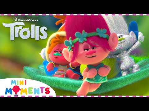Move Your Feet with Princess Poppy! 🩷 | Trolls (2016) | Movie Moments | Mini Moments