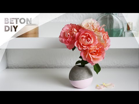 Kleine Blumenvase - Deko aus Beton