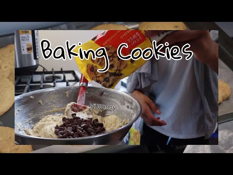 Baking Chocolate Chip Cookies from Scratch for the FIRST TIME | DCafe