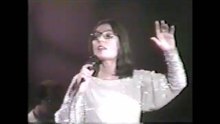 Nana Mouskouri -  Oh Had I a Golden Thread