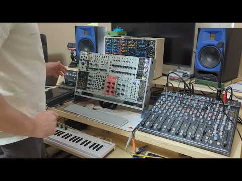 Intellijel case stands - Finnes