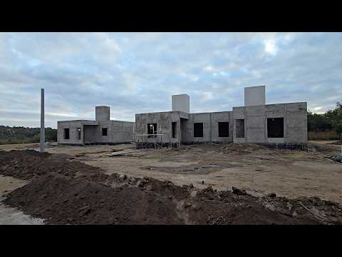 Poggi constató el avance de las casas en Papagayos, que también se entregarán el 6 de noviembre