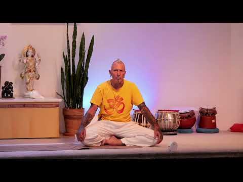 Rückenyogastunde mit Kaliprem - Yoga Vidya Live, 07.08.2022, 16:45 Uhr