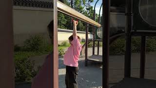 公園で見つけた可動式雲梯にチャレンジ　Trying the Swing Rider I Found in the Park