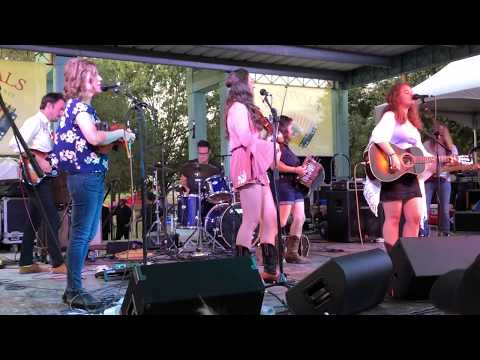 Festivals Acadiens 2019: Bonsoir Catin wth Amelia Powell and Adeline Miller - "Mon Aimable Brune"