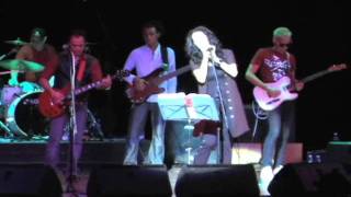 Soltando Amarras con Santiago Feliú con presentación en la Covarrubias