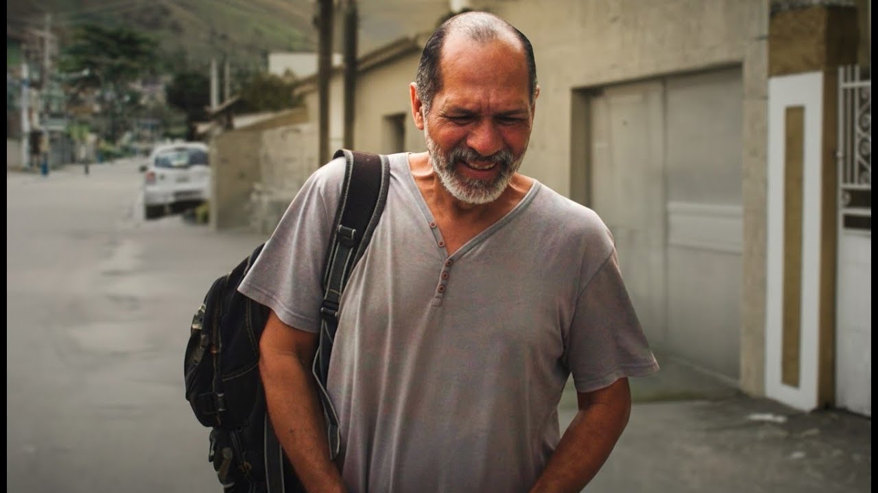 FILHA MALTRATA PAI! EXPULSA PAI DE CASA. VEJA O QUE ACONTECE COM ELA NO FINAL!!