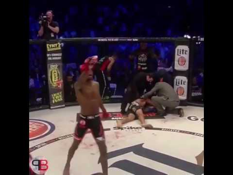 Michael Page wins over 'Cyborg' Santos with a HL flying knee