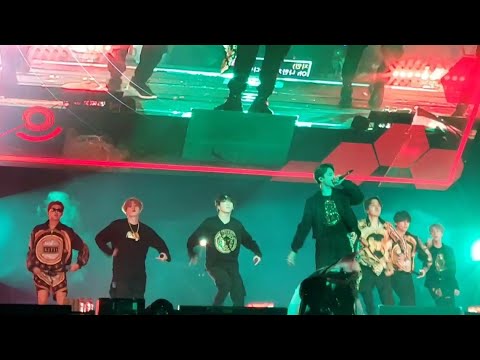190615 No More Dream + We Are Bulletproof Pt 2 @ BTS 방탄소년단 5th Muster Magic Shop Busan 매직샵 부산