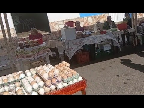 FUI  VER A FEIRA DA AGRICULTRA  FAMILIAR DE PARAMBU  CE.