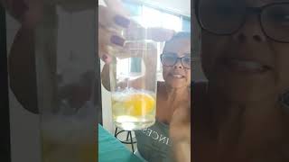 Quebra magia negra com um ovo e um copo de água