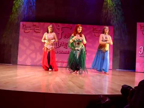 Rosalía Gállego Ávila con su GRUP ARABESK Concurs 2010