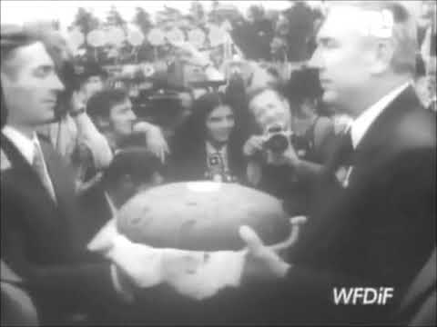 PRL 1973 Dożynki. Władza dziękuje Suwerenowi za chleb
