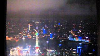preview picture of video 'Worlds Highest Observation Deck 100th Floor 474m (1555ft) - Shanghai World Financial Center'