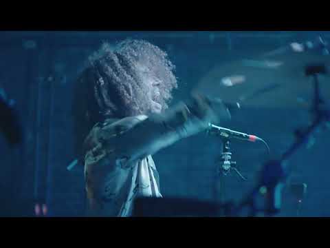 Youngr - Smalltown Boy (Live in London)