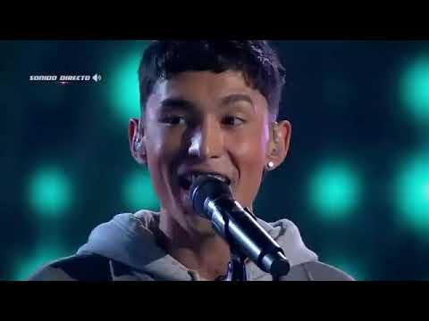 Pablo Rojas. En el silencio negro de la noche. Increíble cantante. 💯