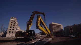 352 UHD Demolition Excavator Video