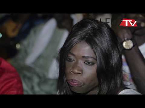 Vidéo: Hilarant Daro de Dinama Nekh vend des « soumpou et dankh » à 5000F au Festival de Képarou Maam Vidéo: Hilarant Daro de Dinama Nekh vend des « soumpou et dankh » à 5000F au Festival de Képarou Maam