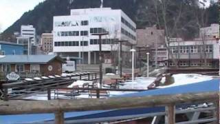 preview picture of video 'Downtown Juneau Alaska's dog poop problem.'