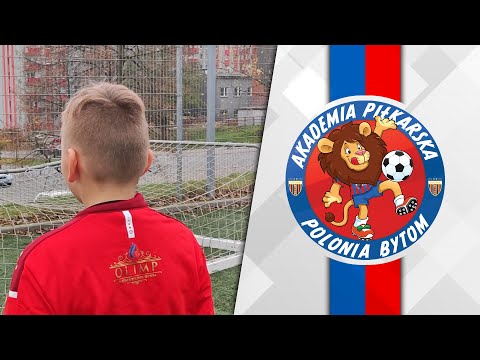 Kulisy: Rocznik 2011 Akademii Piłkarskiej Polonii Bytom odebrał komplet dresów sportowych