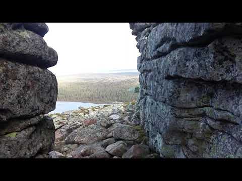 Tunturi Pyhä-Nattanen - Kivimuodostelmien välistä uudet maisemat