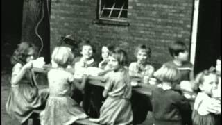 preview picture of video 'Zomerkamp Beuningen 1955 van Patronaat Katendrecht'