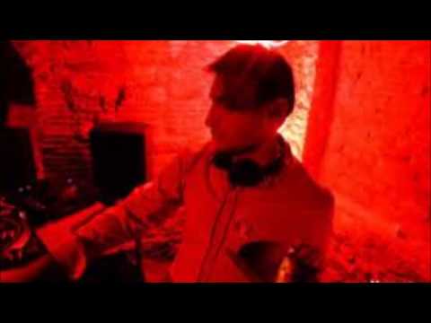 Yunus Güvenen Live @ Aquapark, Hungary 2004.06.04. (part 1)