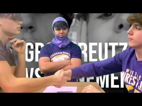 Winners Walk Alone (Featurette)