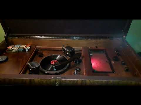 Harry leader  Carolina  played on the 1936 marconi  563