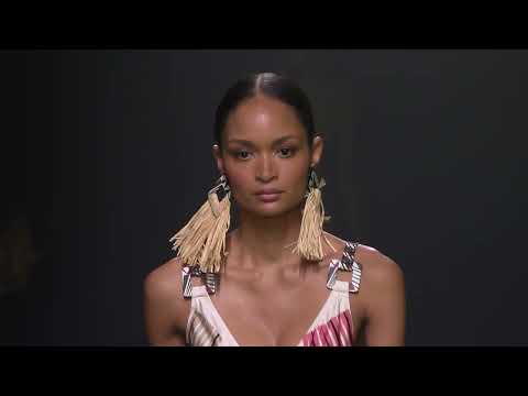 Dolores Cortés 2024 Mercedes-Benz Fashion Week Madrid (Clip)