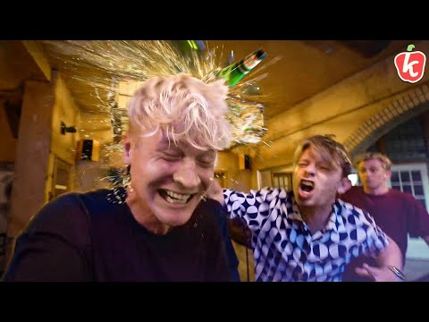 BESTE VRIEND SLAAT FLES KAPOT OP MIJN HOOFD | Kalvijn Vlog #7