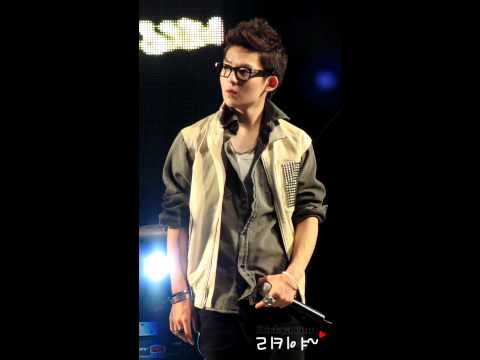 120524 dima festival - brushing by Rickya.com