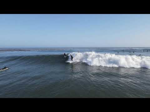 Pleasure Point'teki sörfçülerin havadan çekilmiş videosu